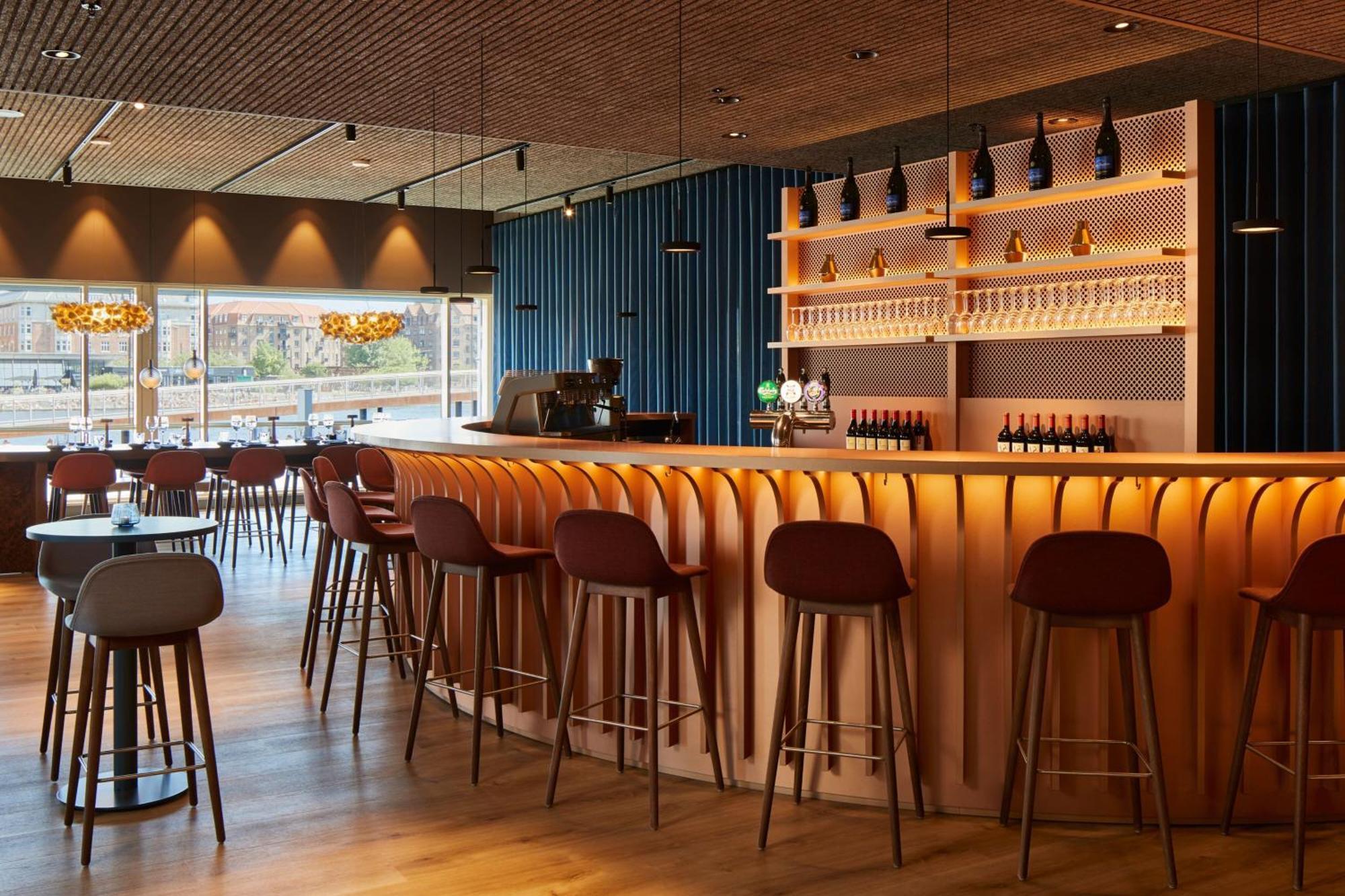 コペンハーゲン マリオット ホテル エクステリア 写真 The bar at the restaurant