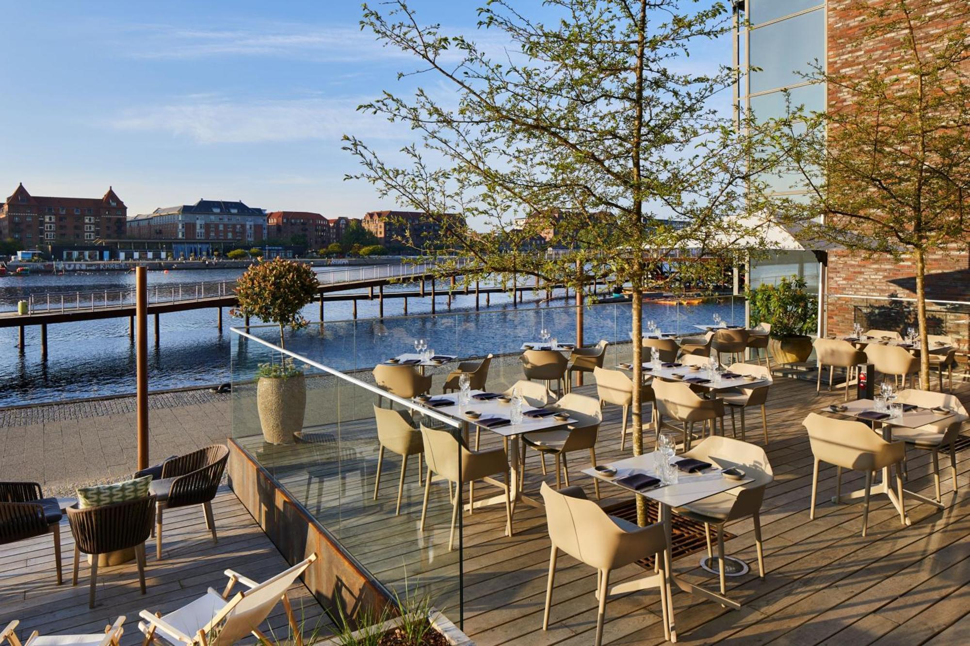 コペンハーゲン マリオット ホテル エクステリア 写真 The restaurant's terrace