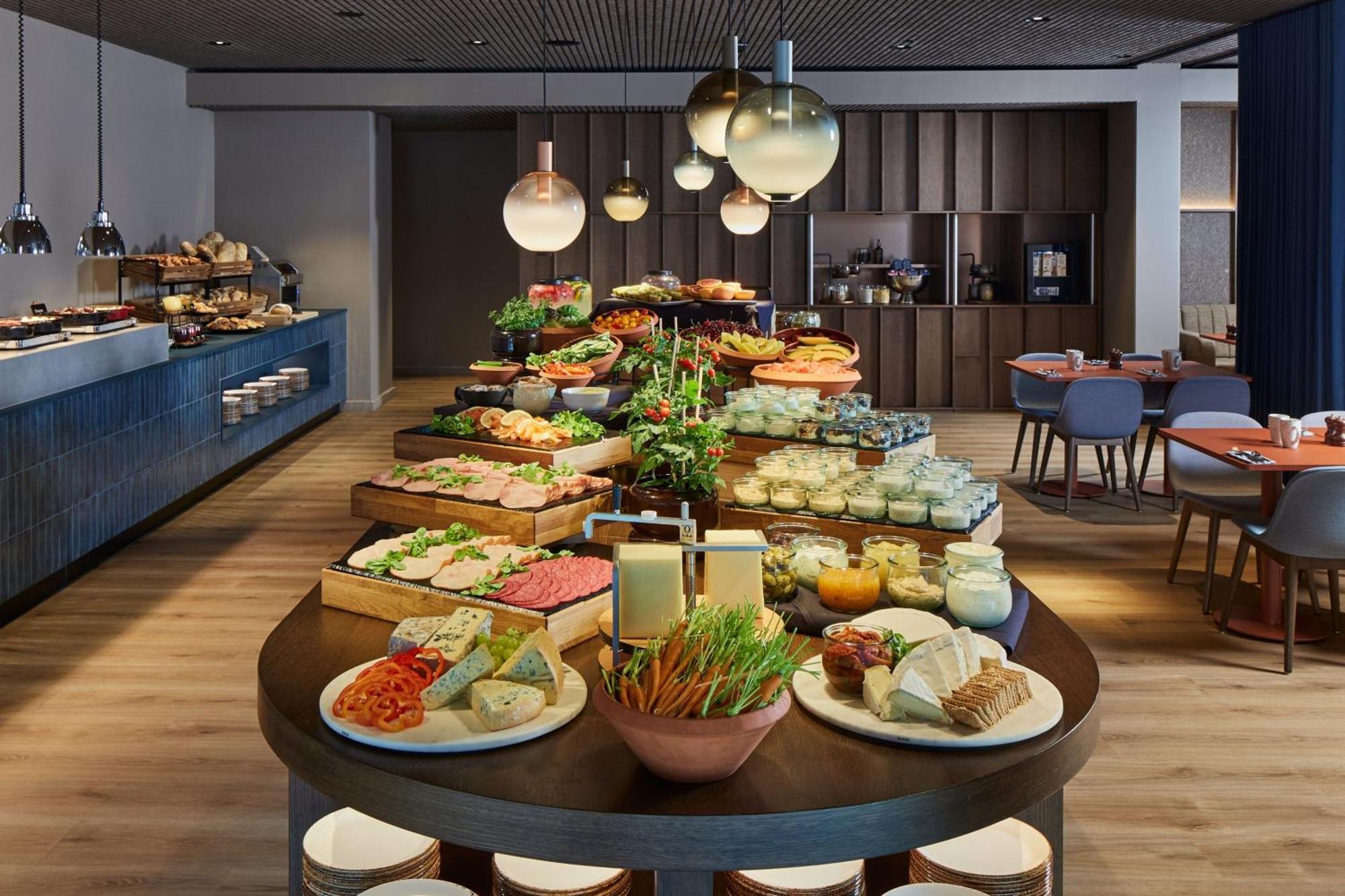 コペンハーゲン マリオット ホテル エクステリア 写真 The lounge at London Heathrow Airport